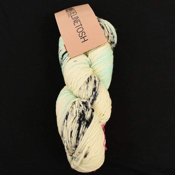 Madelinetosh DK Twist Yarn 100% Merino Wool 250 Yds Minimal Havana Arctic - Picture 1 of 3
